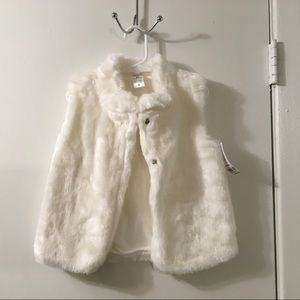 NWT Carters Faux Fur Vest Sz 5T